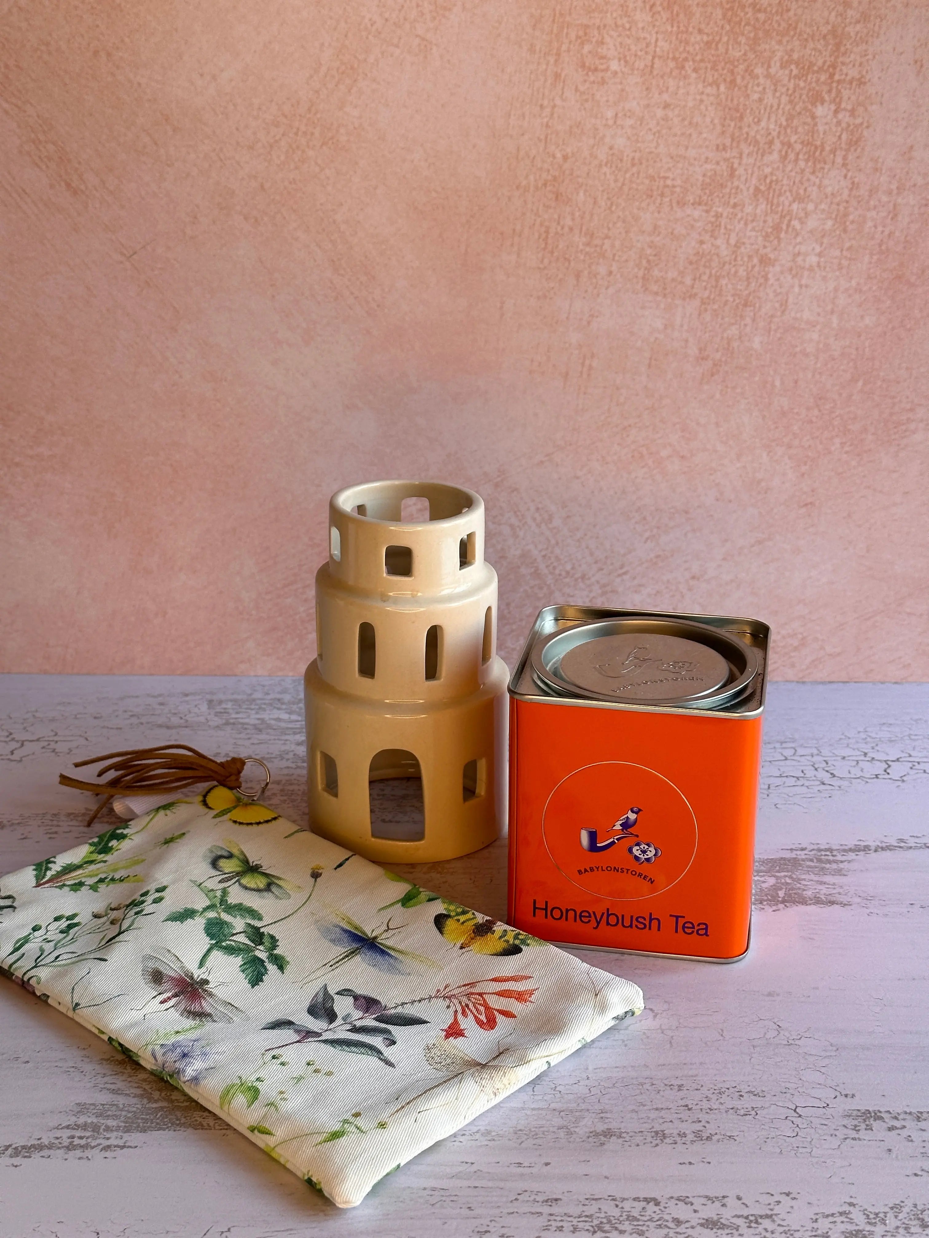 Bee-lightful Sip & Stow Bee Festive