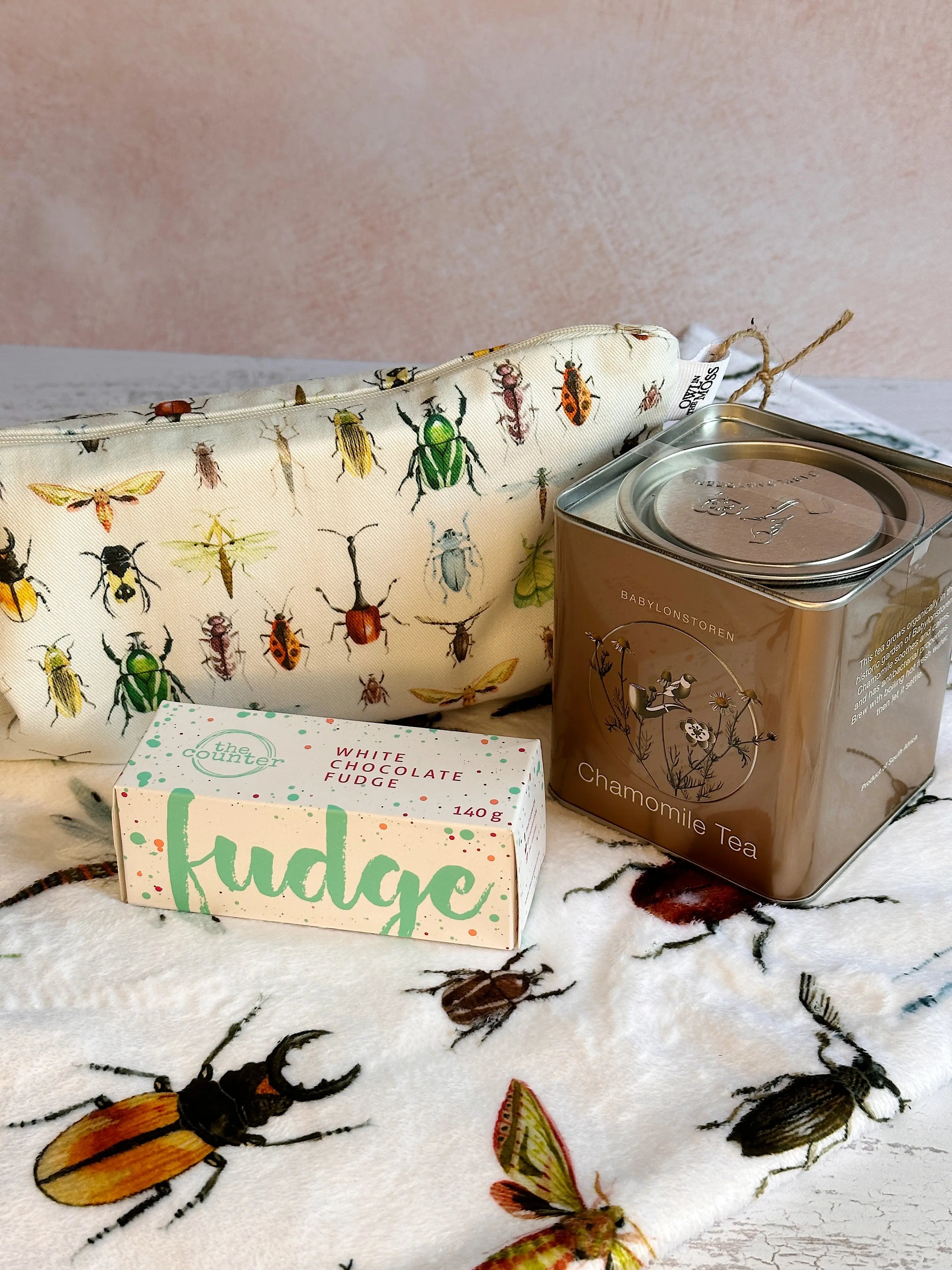 Nature's Snug Bug Bundles Bee Festive
