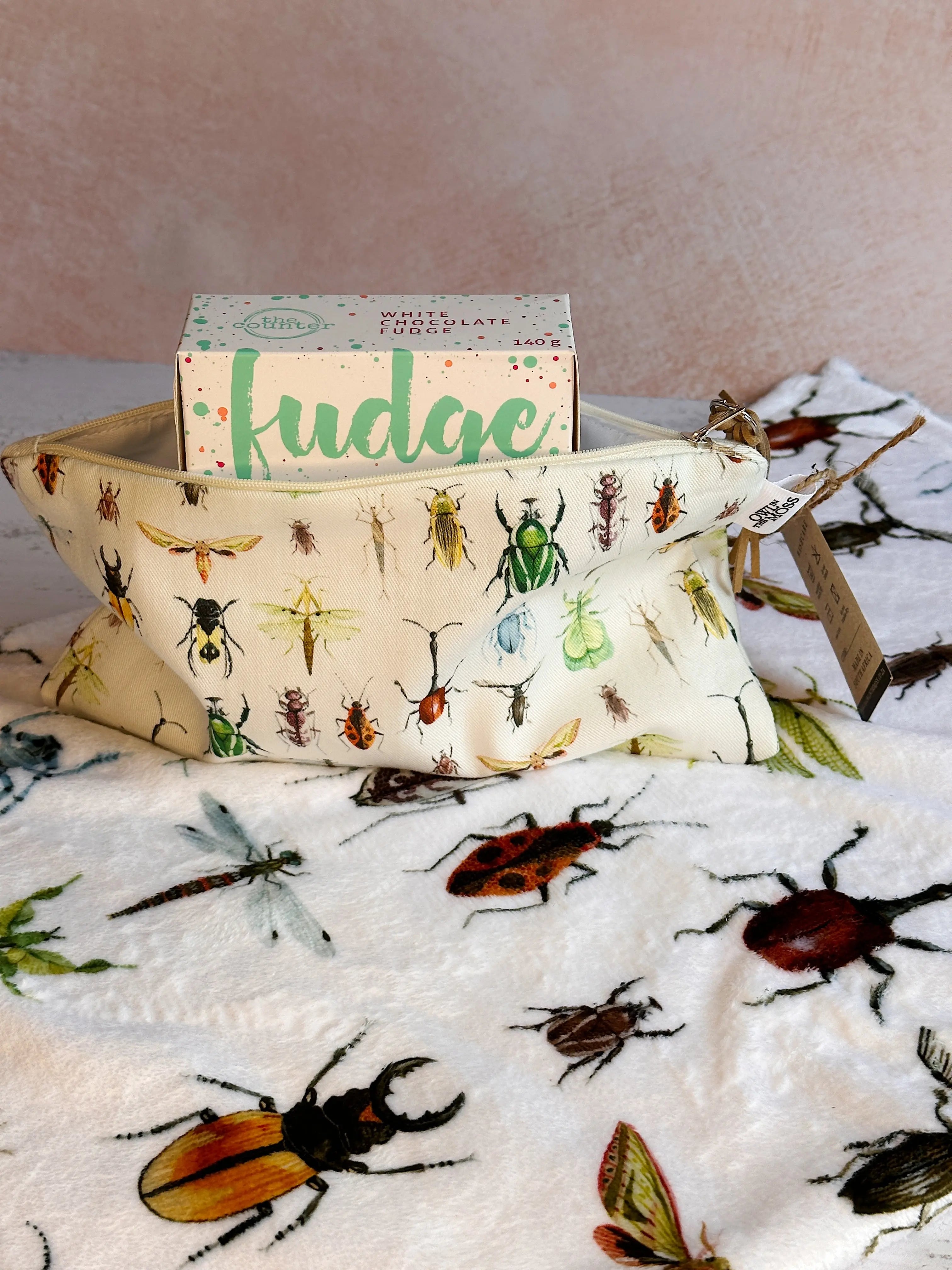 Nature's Snug Bug Bundles Bee Festive
