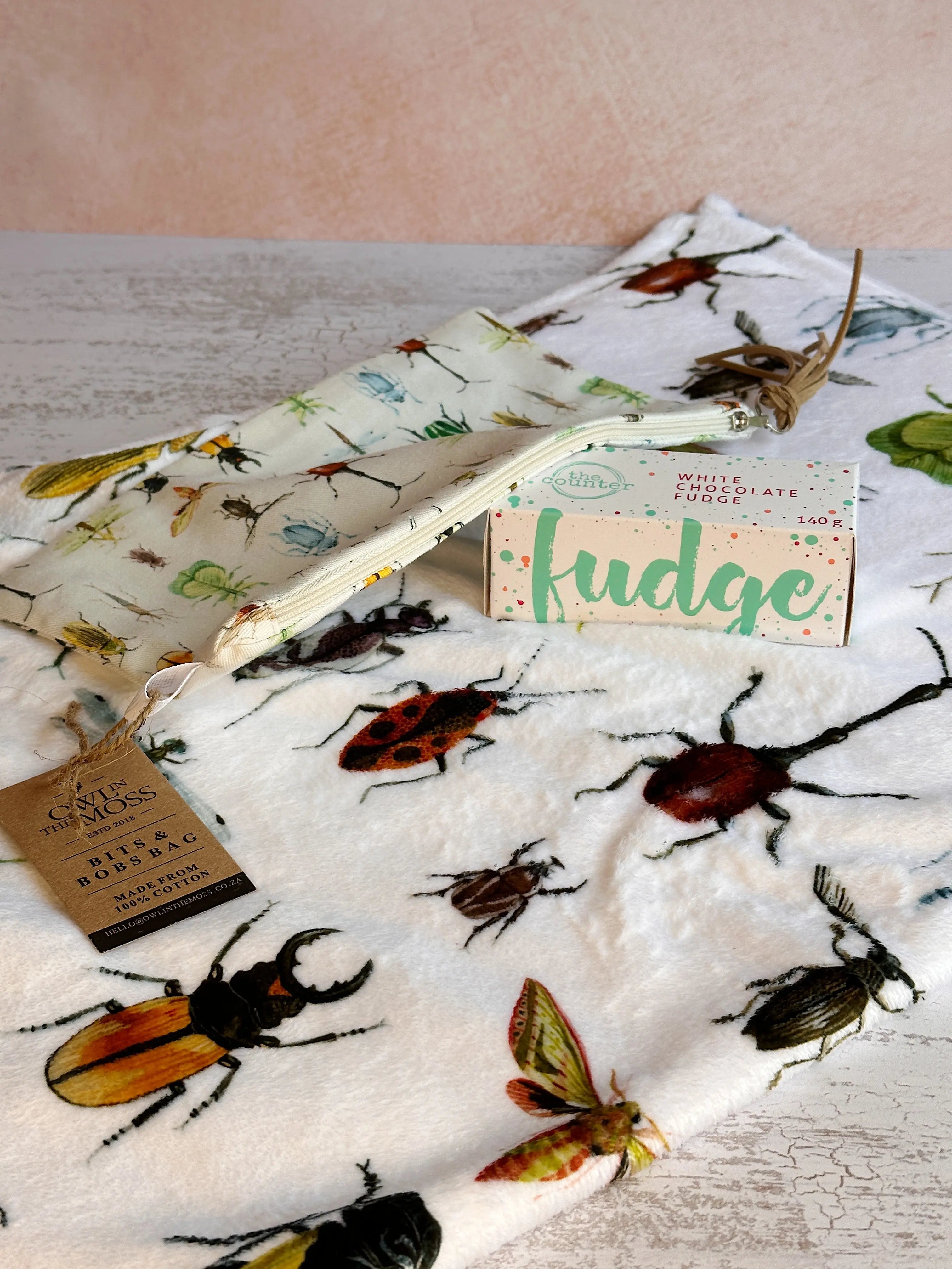 Nature's Snug Bug Bundles Bee Festive