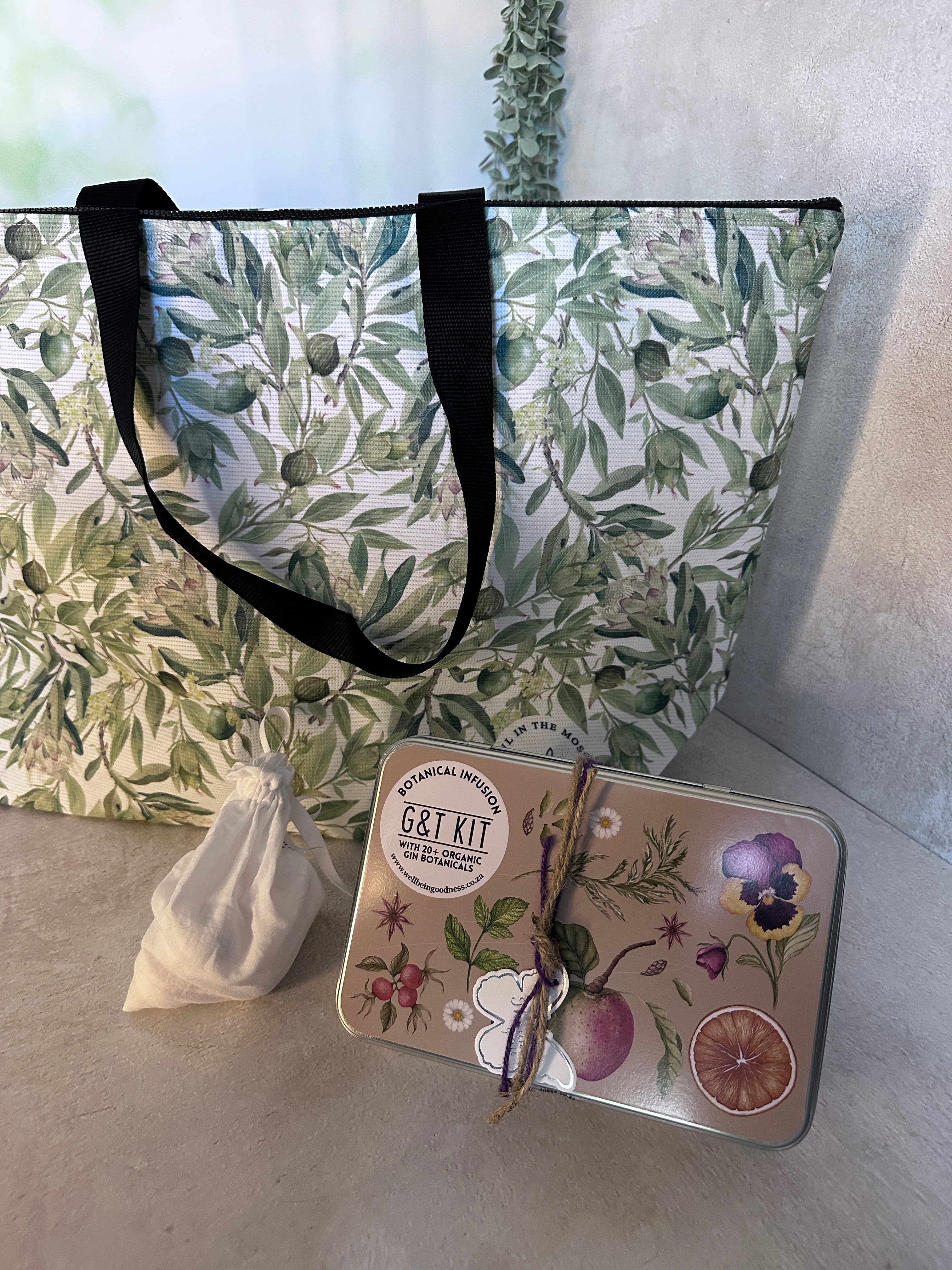 bee festive gift sets gift ideas mothers day south africa g&t kit gin bath bombs tote bag south africa