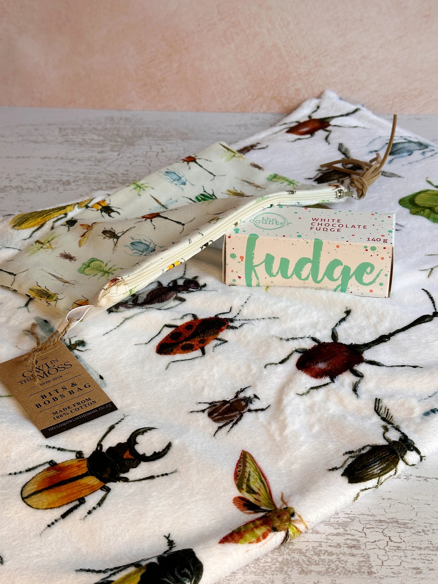 Nature's Snug Bug Bundles Bee Festive