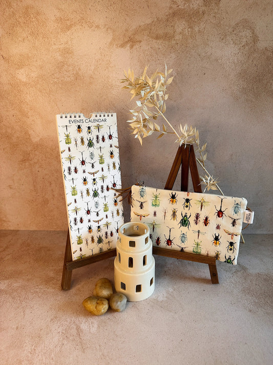The Buzzing Bundle Bee Festive